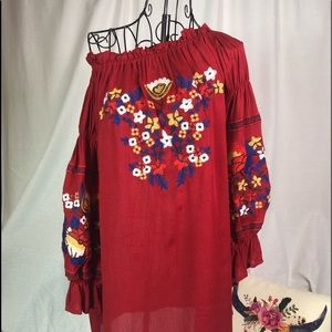 🛍 NWOT Boutique Embroidered